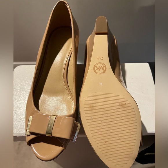 Peep toe Michael Kors Wedges - Picture 2 of 3